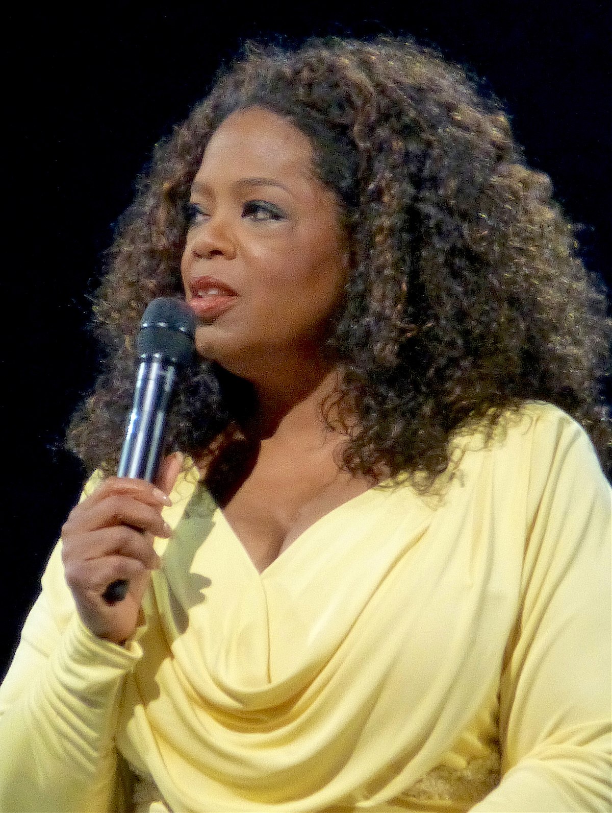 Tìm hiểu về Oprah Winfrey: Cuộc đời, sự nghiệp và tác động xã hội